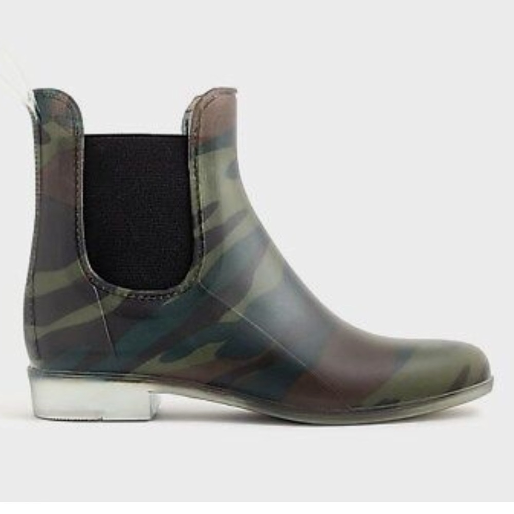 🎉FINAL PRICE🎉J. Crew Camo Chelsea Boots